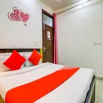 Oyo 74060 Taj Residency